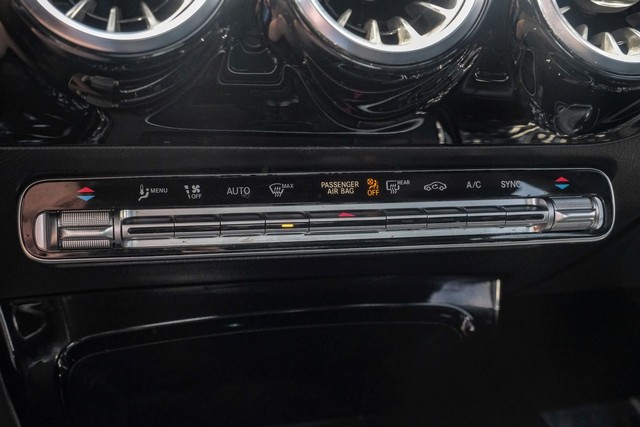 Mercedes-Benz A 220 Vehicle Main Gallery Image 25