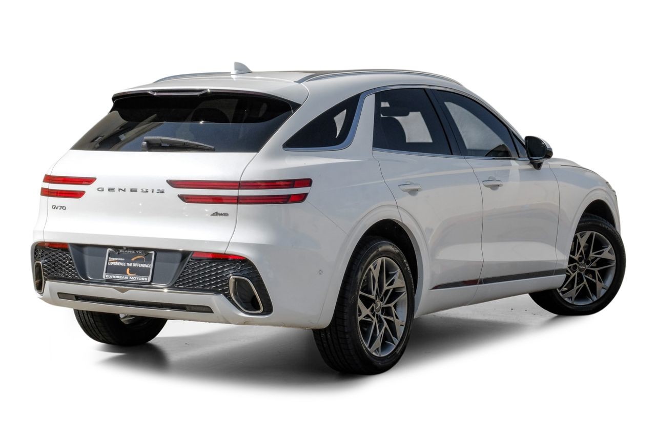 Genesis GV70 Vehicle Main Gallery Image 09