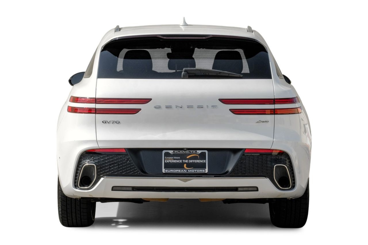 Genesis GV70 Vehicle Main Gallery Image 10