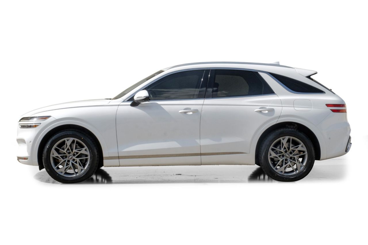 Genesis GV70 Vehicle Main Gallery Image 12