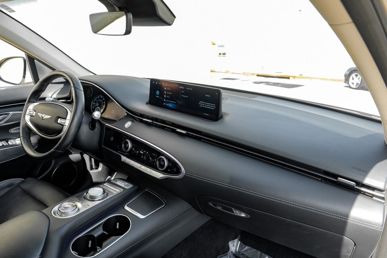 Genesis GV70 Vehicle Main Gallery Image 13