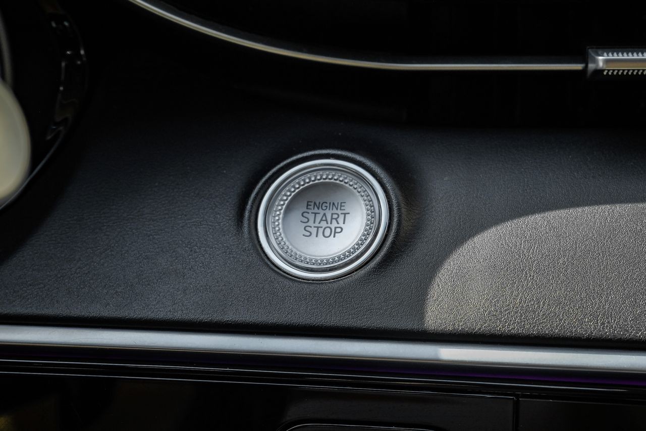 Genesis GV70 Vehicle Main Gallery Image 22
