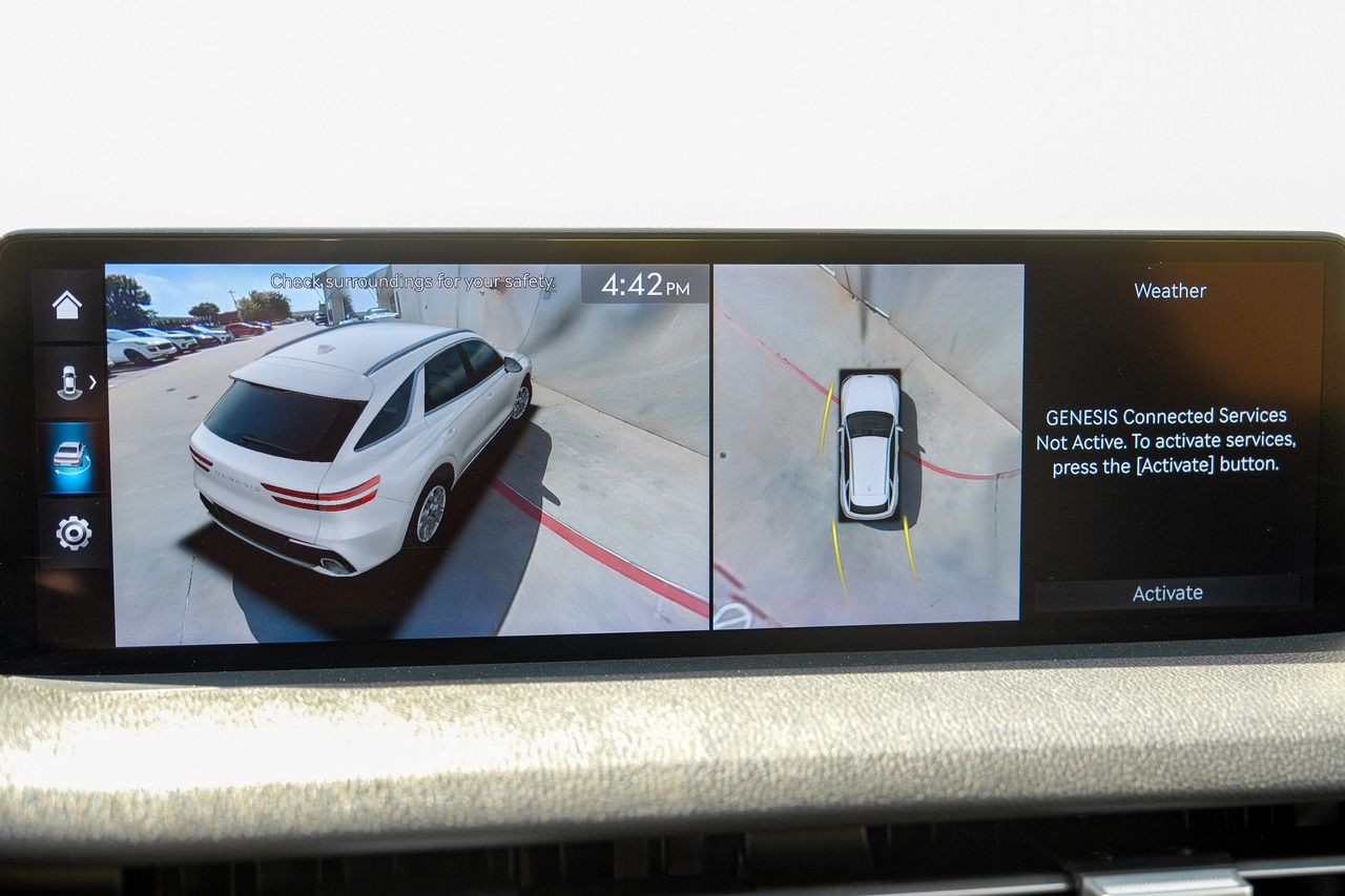 Genesis GV70 Vehicle Main Gallery Image 24