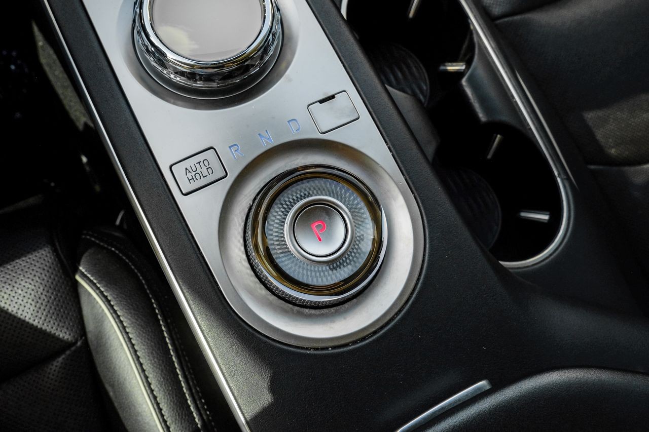 Genesis GV70 Vehicle Main Gallery Image 28