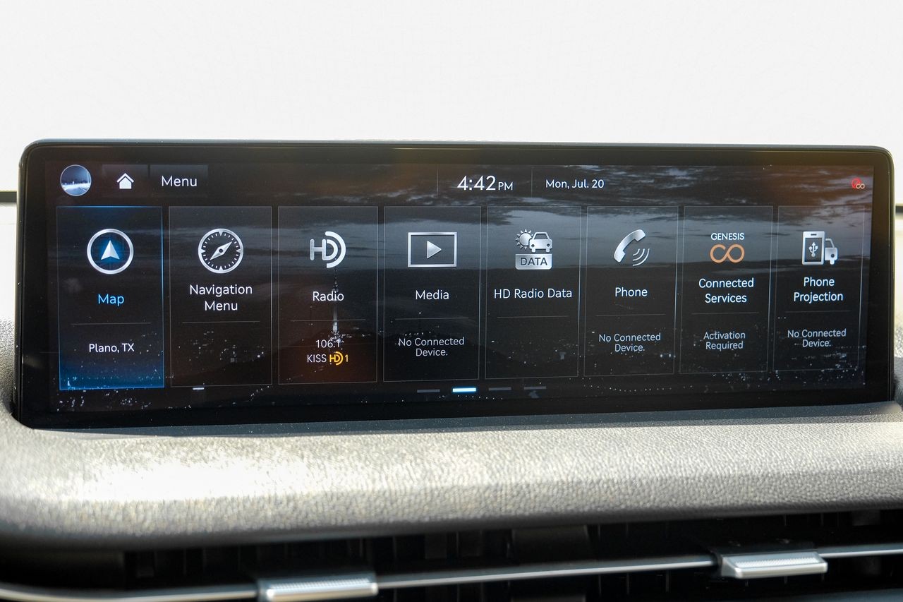 Genesis GV70 Vehicle Main Gallery Image 37