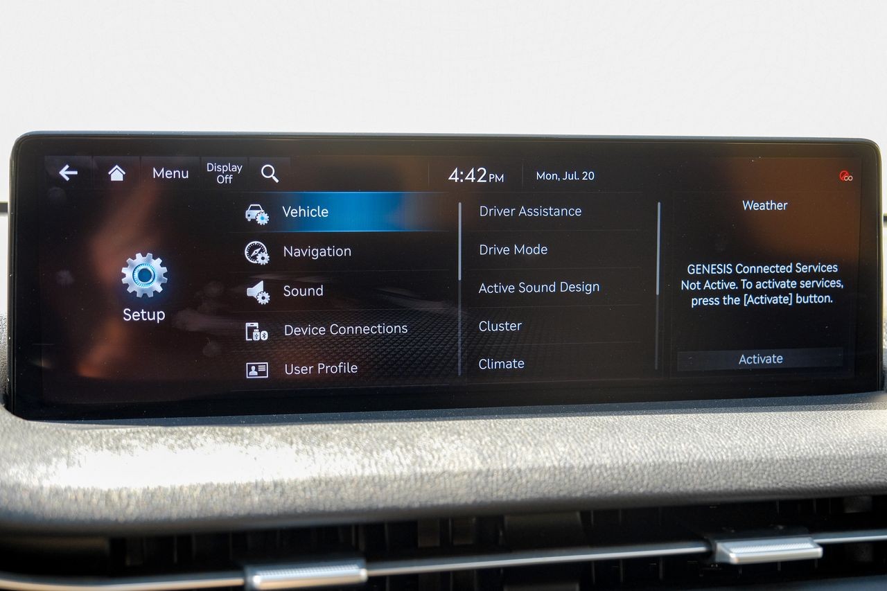 Genesis GV70 Vehicle Main Gallery Image 41