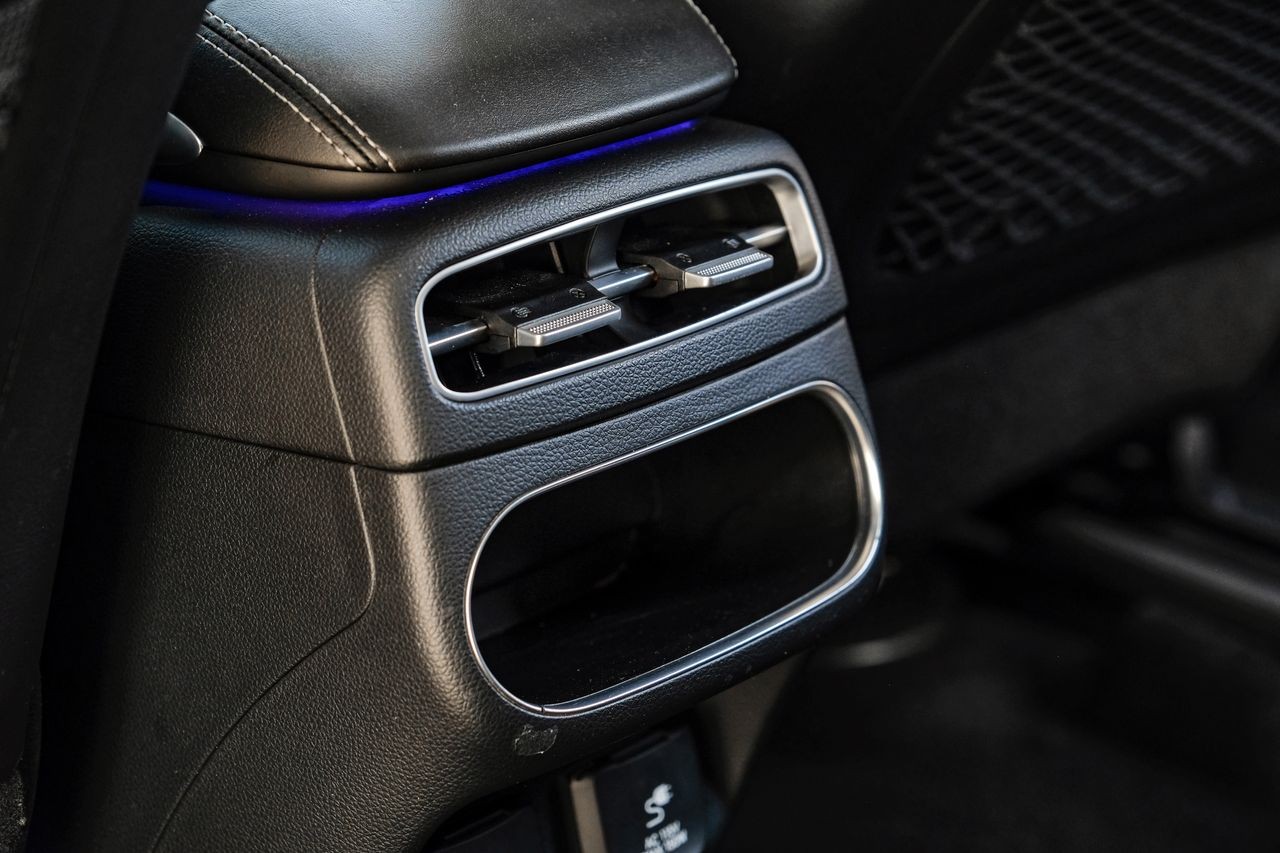 Genesis GV70 Vehicle Main Gallery Image 50