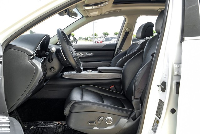 Genesis GV70 Vehicle Main Gallery Image 04