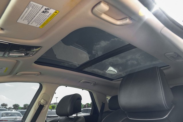 Genesis GV70 Vehicle Main Gallery Image 05