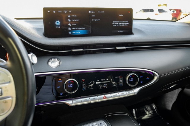 Genesis GV70 Vehicle Main Gallery Image 30