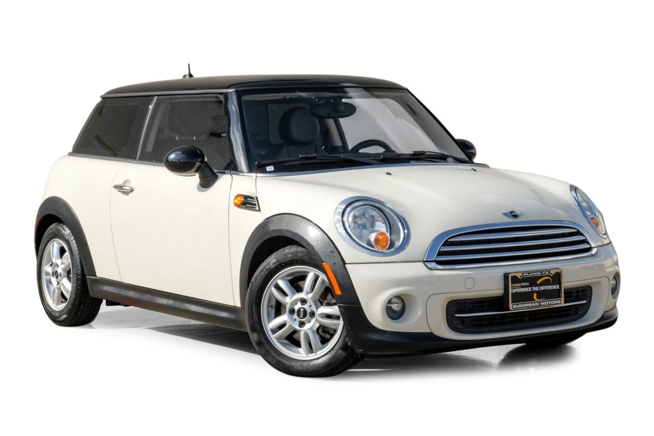 MINI Cooper Hardtop Vehicle Main Gallery Image 06