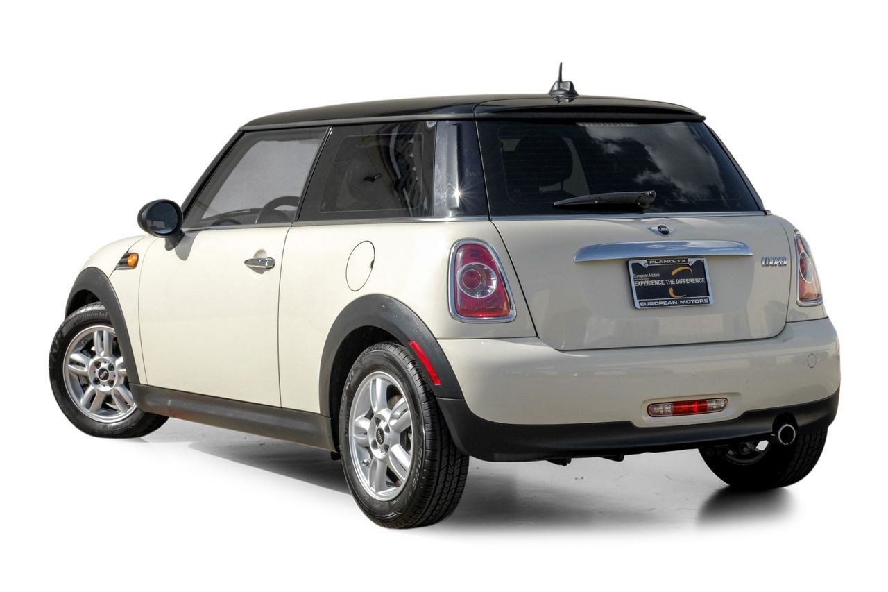 MINI Cooper Hardtop Vehicle Main Gallery Image 10