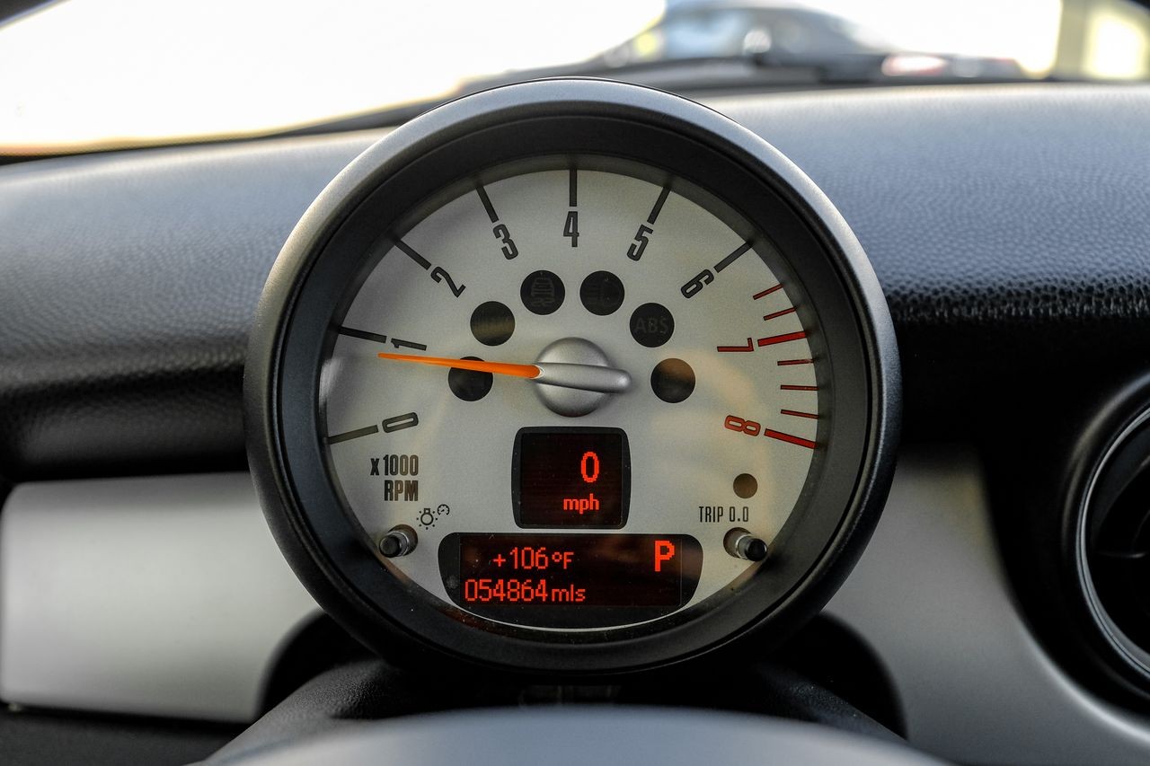 MINI Cooper Hardtop Vehicle Main Gallery Image 18