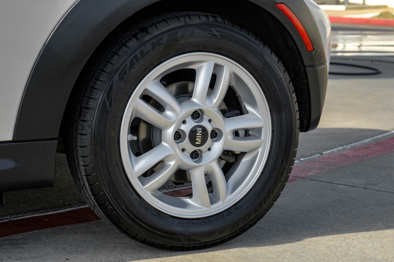 MINI Cooper Hardtop Vehicle Main Gallery Image 49