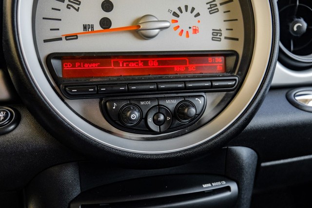 MINI Cooper Hardtop Vehicle Main Gallery Image 26