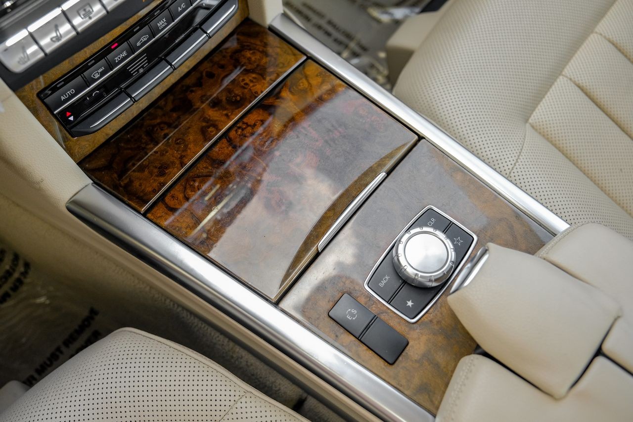 Mercedes-Benz E 550 Vehicle Main Gallery Image 27