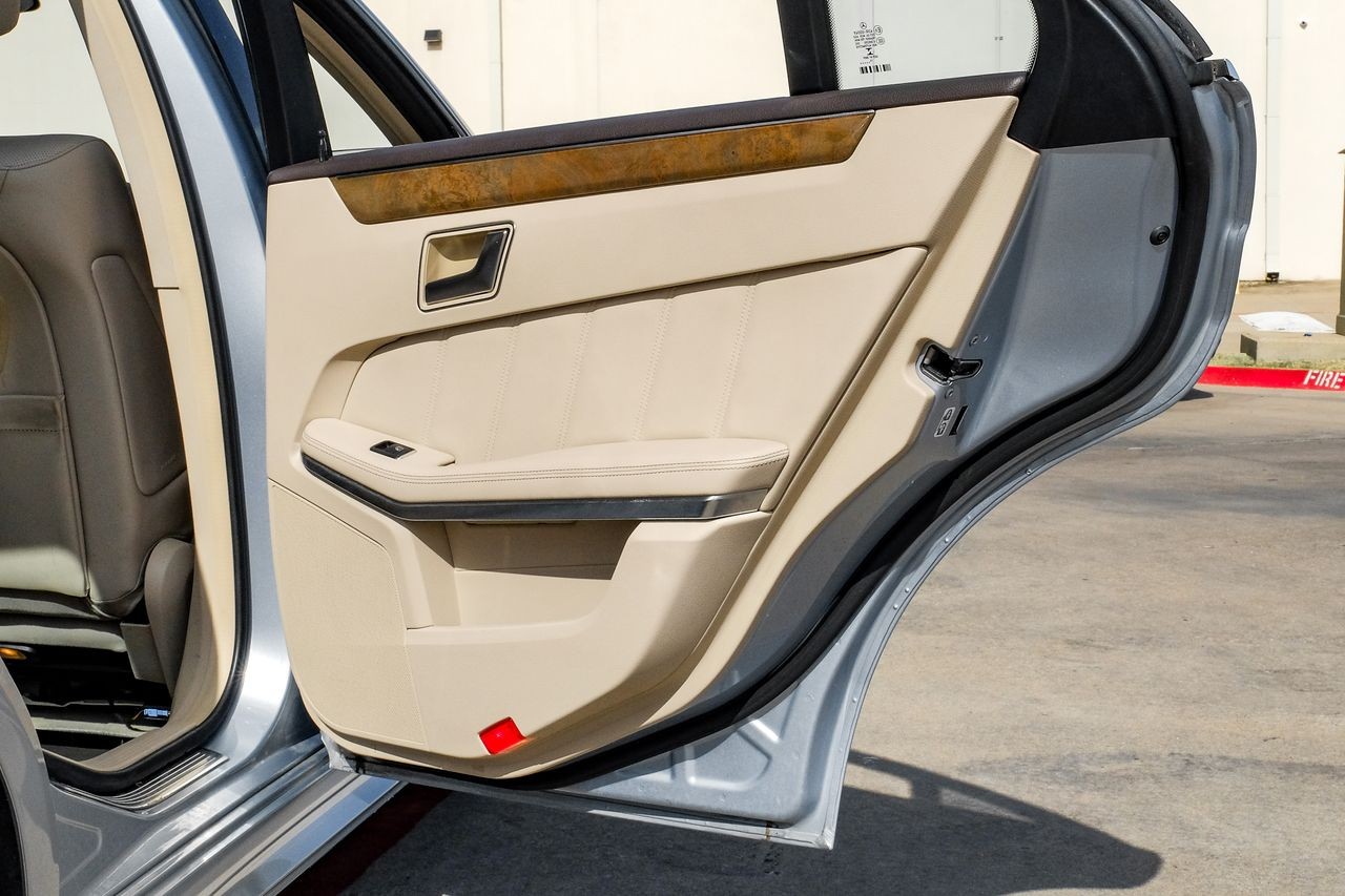 Mercedes-Benz E 550 Vehicle Main Gallery Image 53
