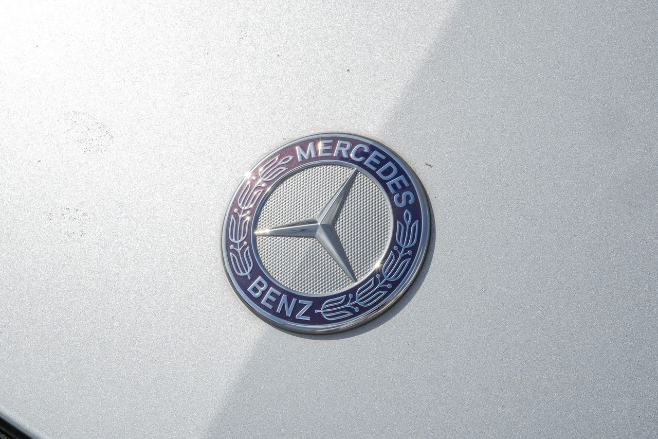 Mercedes-Benz E 550 Vehicle Main Gallery Image 57