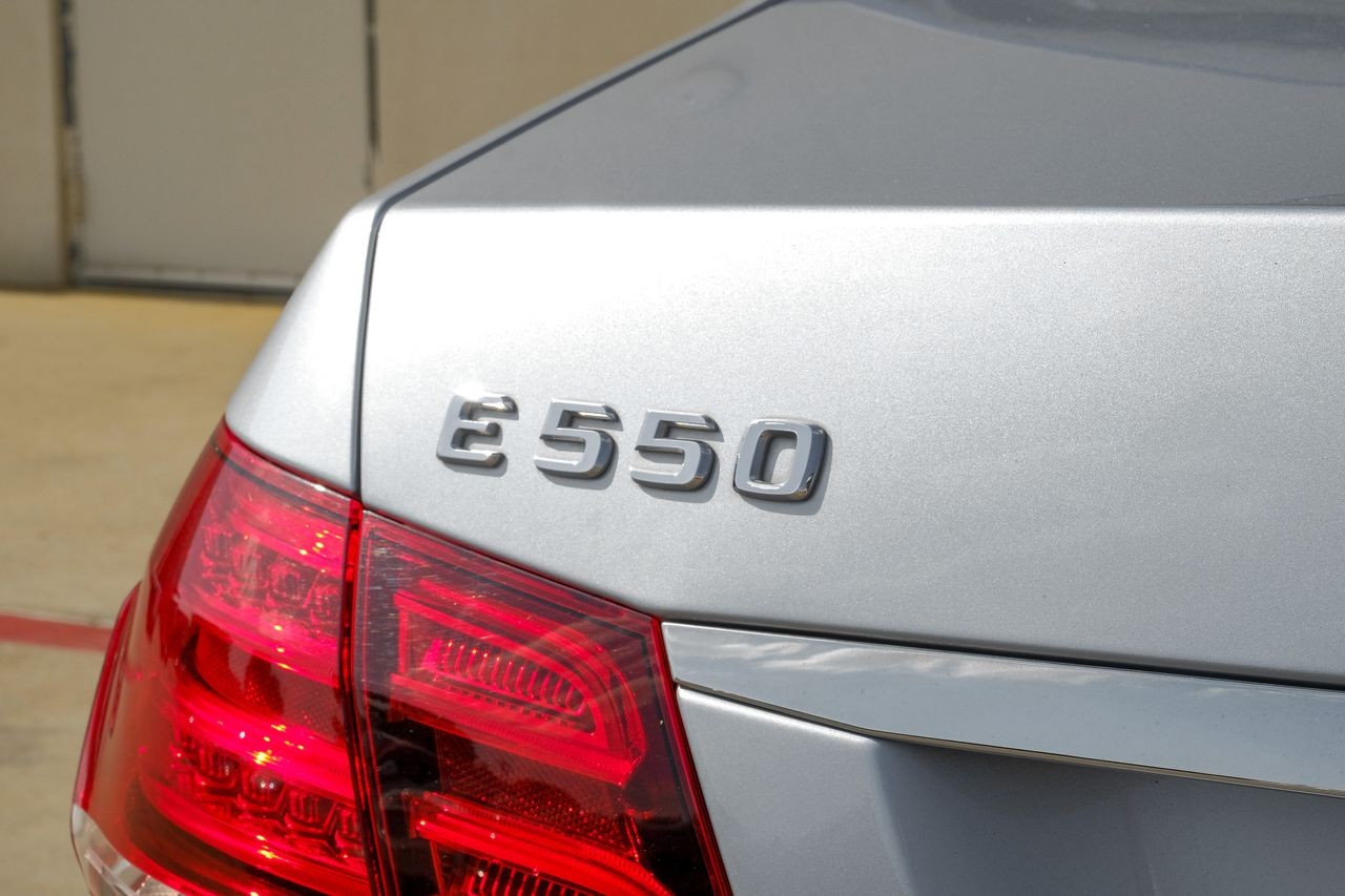 Mercedes-Benz E 550 Vehicle Main Gallery Image 58