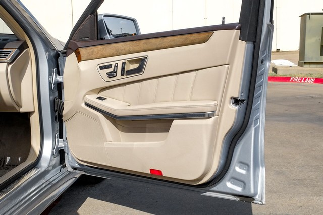 Mercedes-Benz E 550 Vehicle Main Gallery Image 50