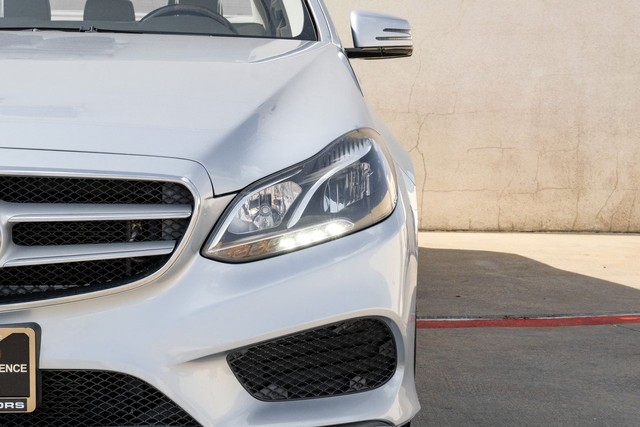 Mercedes-Benz E 550 Vehicle Main Gallery Image 54