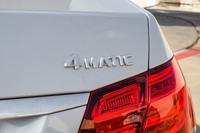 Mercedes-Benz E 550 Vehicle Main Gallery Image 59