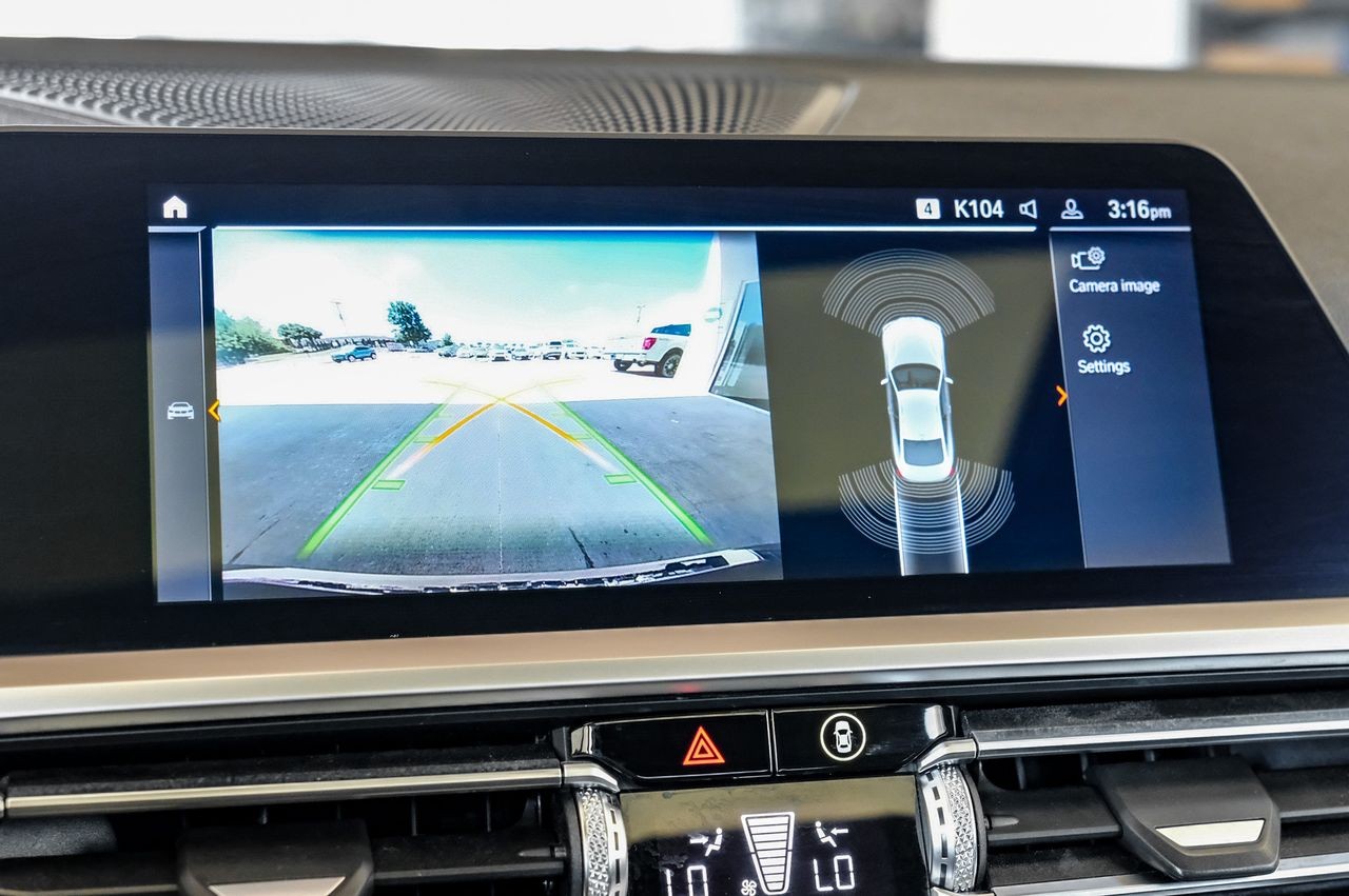 BMW 430i Vehicle Main Gallery Image 19