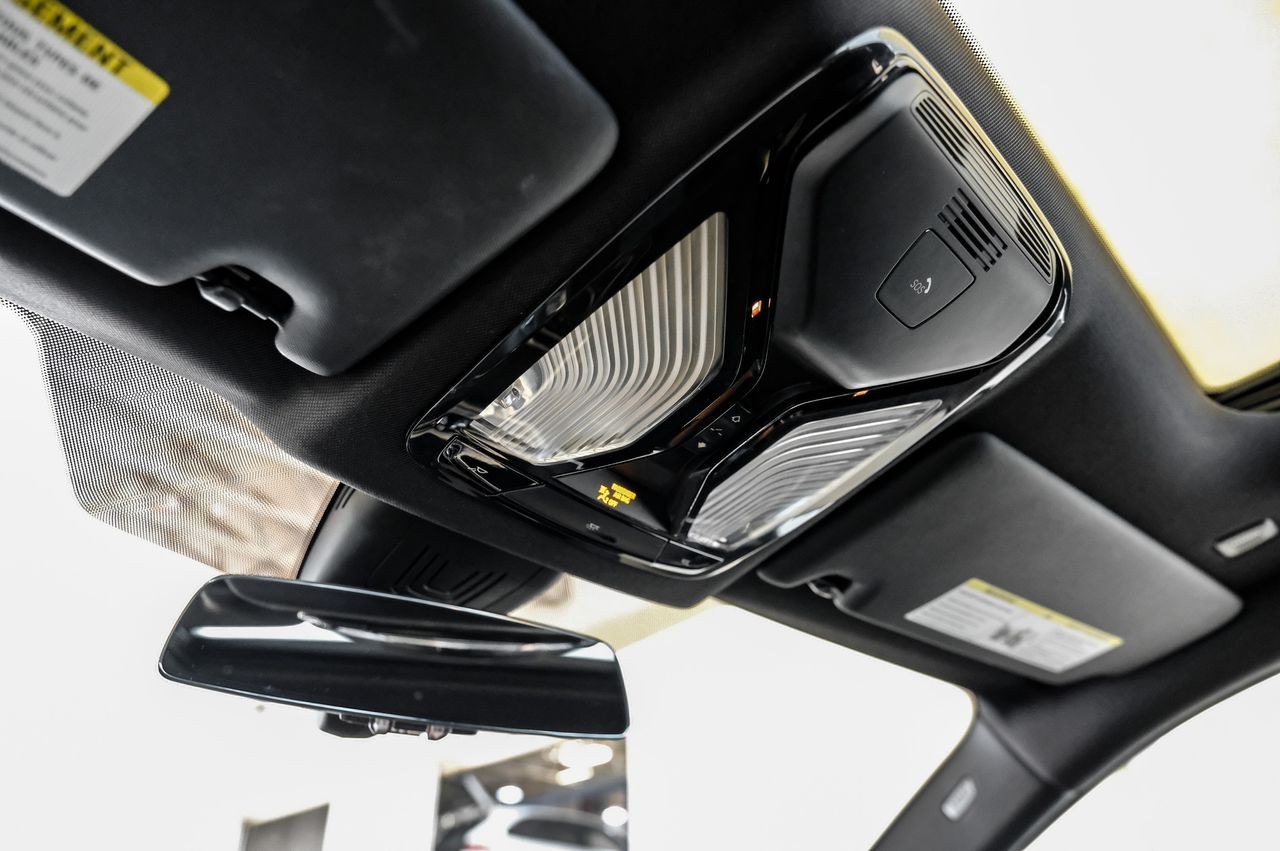 BMW 430i Vehicle Main Gallery Image 26