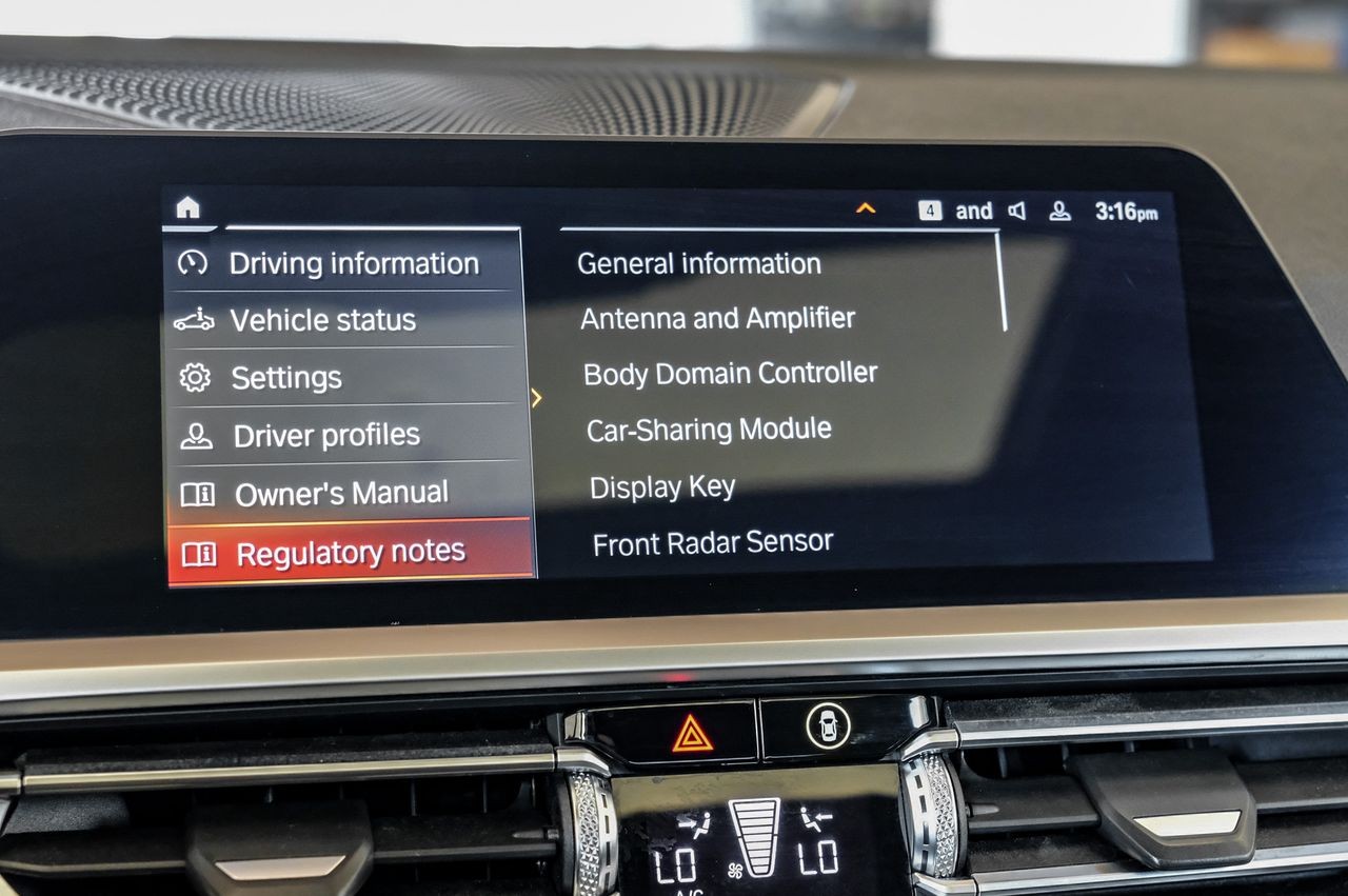 BMW 430i Vehicle Main Gallery Image 27