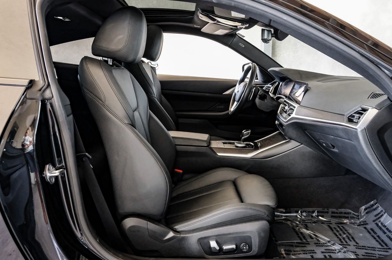 BMW 430i Vehicle Main Gallery Image 30