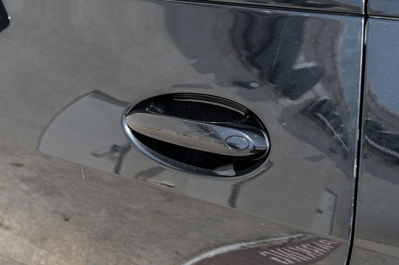 BMW 430i Vehicle Main Gallery Image 32