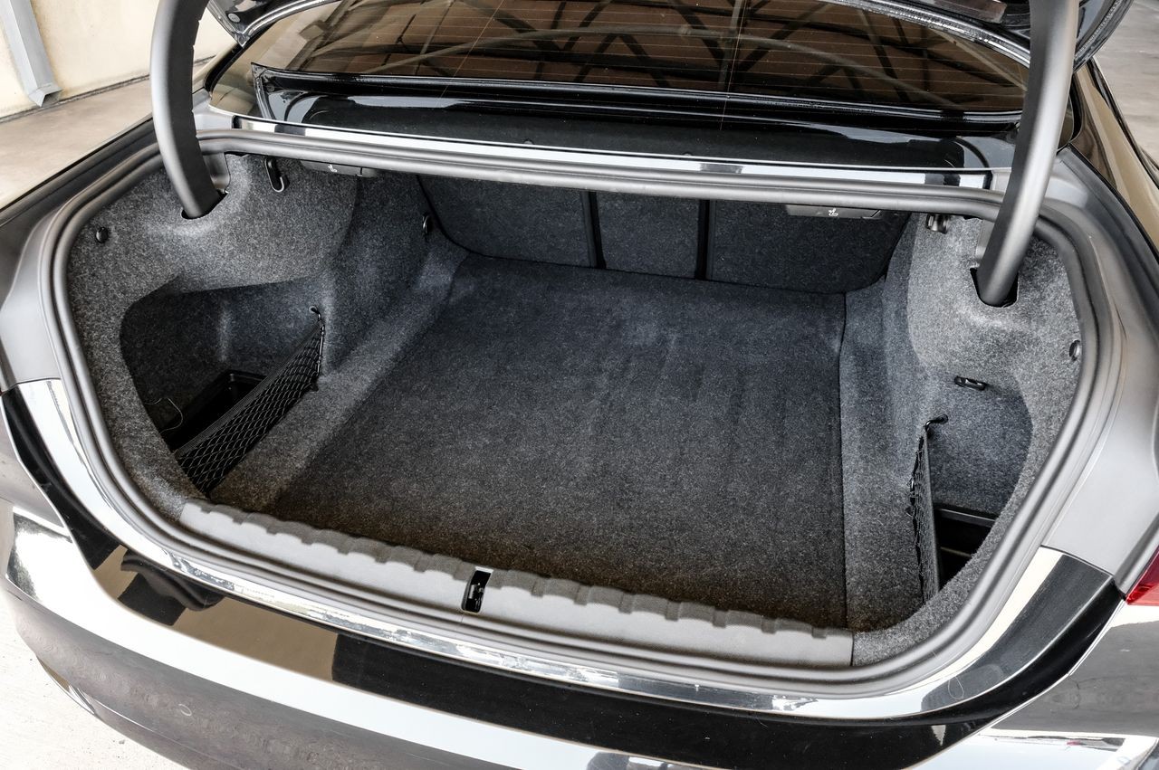 BMW 430i Vehicle Main Gallery Image 38