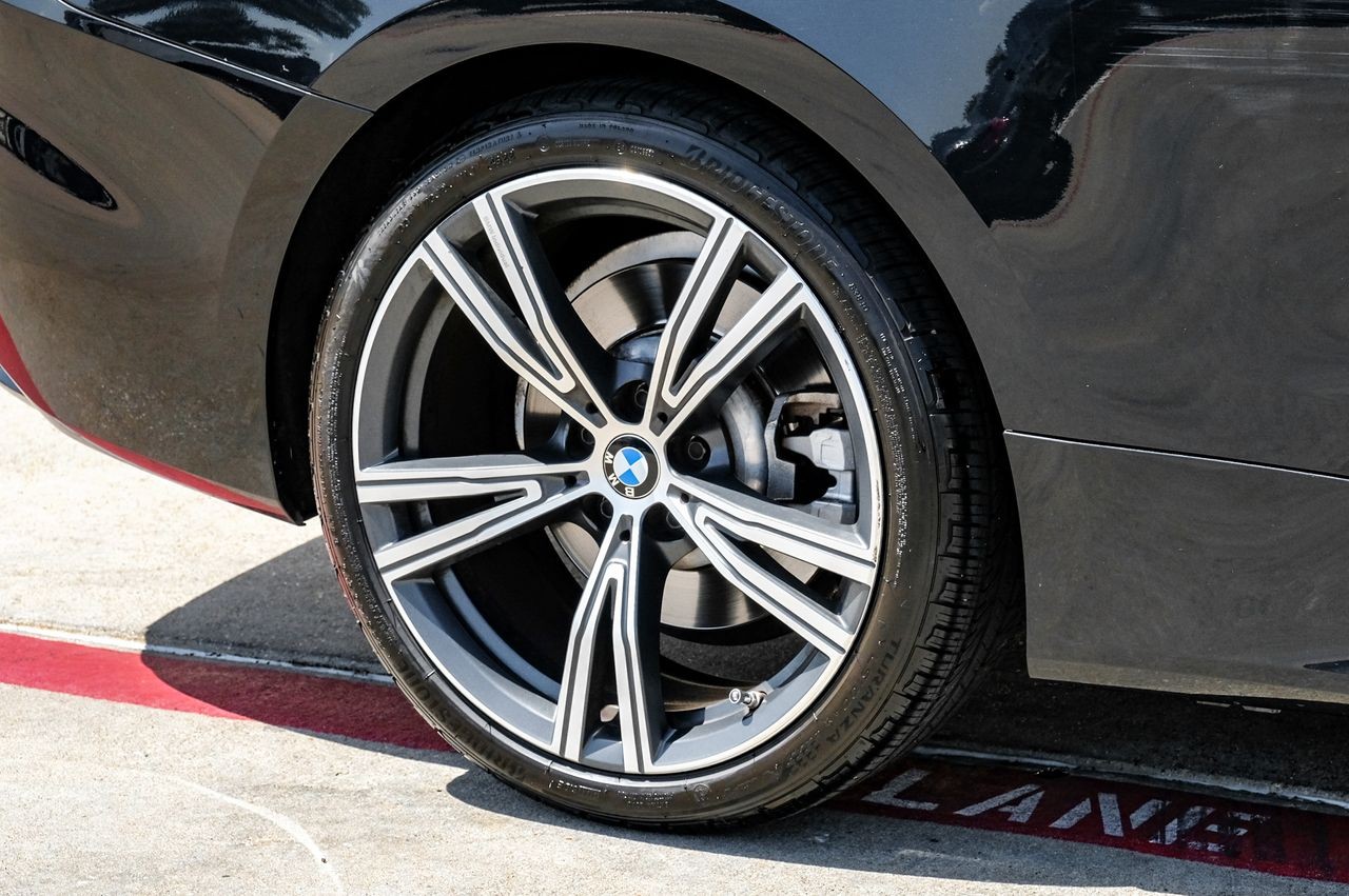 BMW 430i Vehicle Main Gallery Image 40