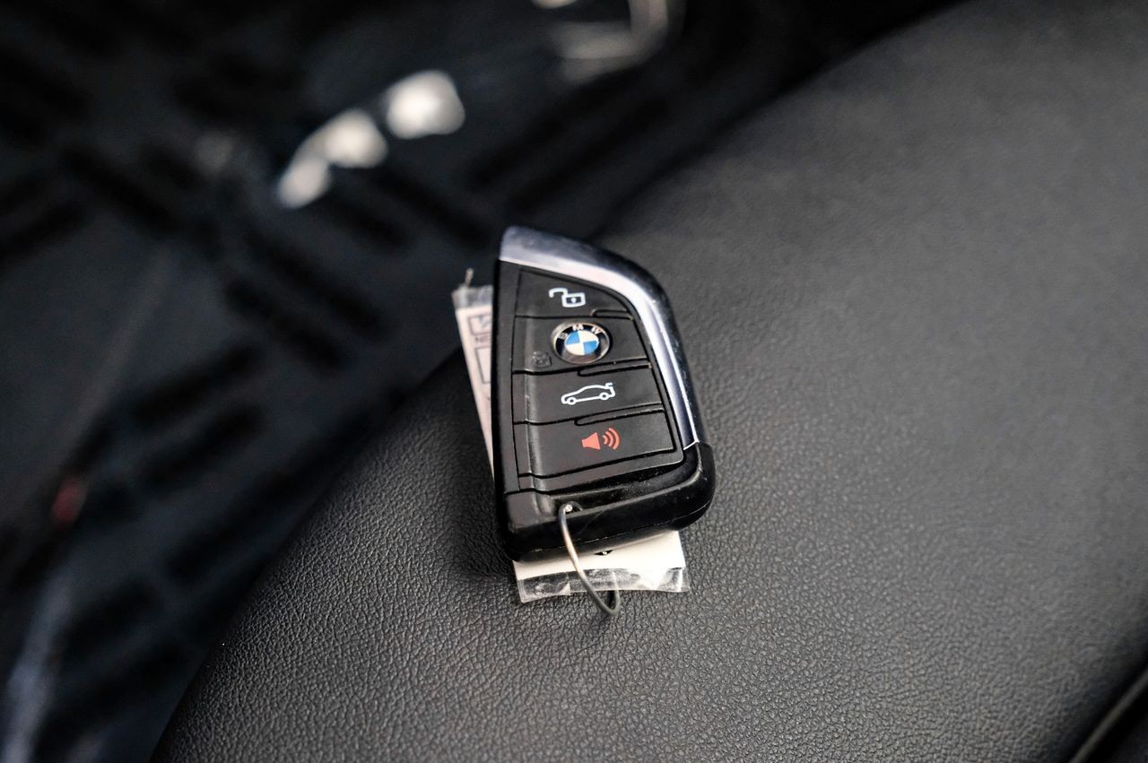 BMW 430i Vehicle Main Gallery Image 44