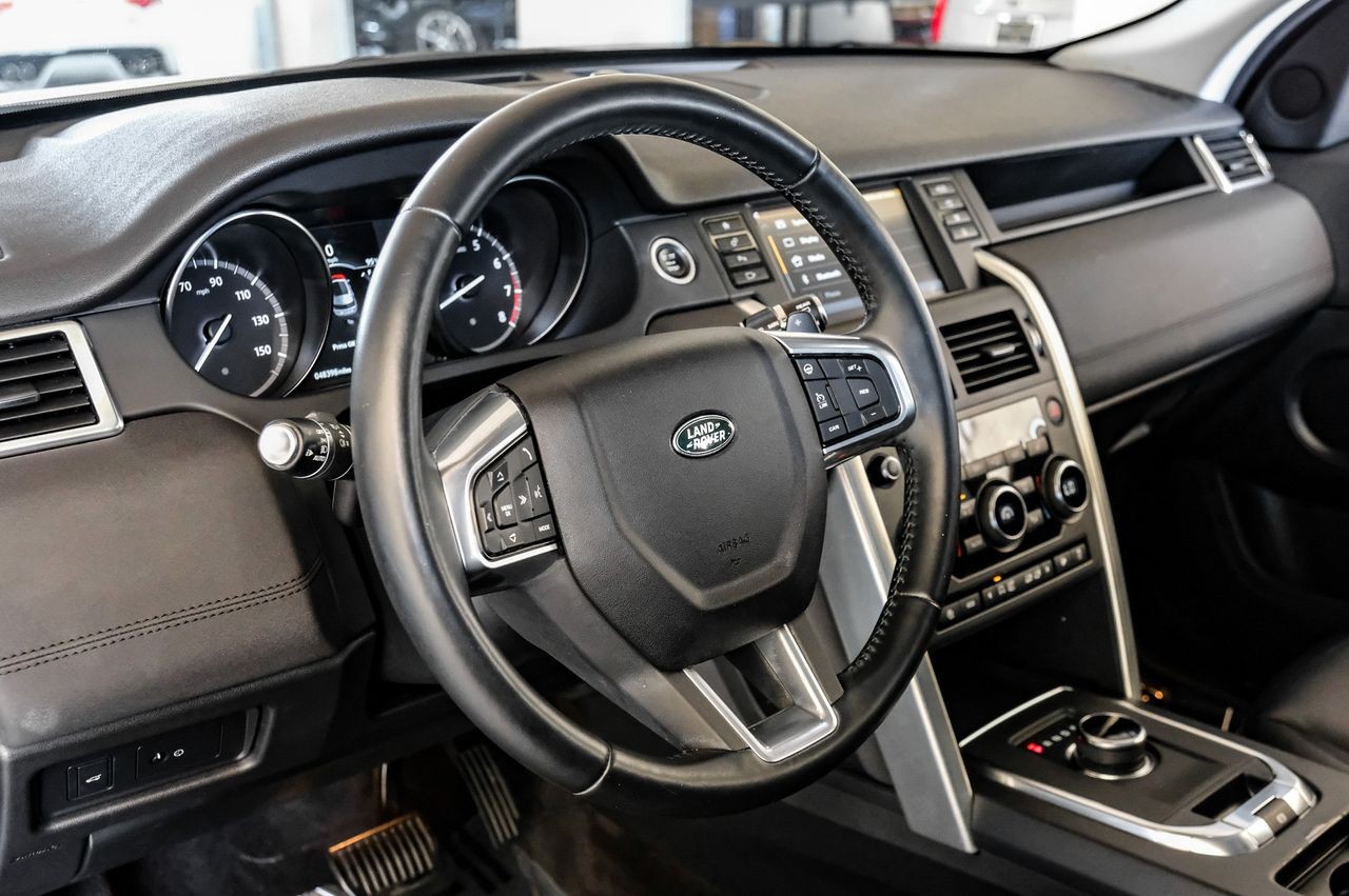 Land Rover Discovery Sport Vehicle Main Gallery Image 15