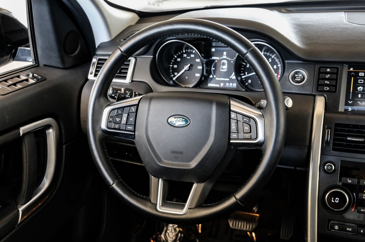 Land Rover Discovery Sport Vehicle Main Gallery Image 16