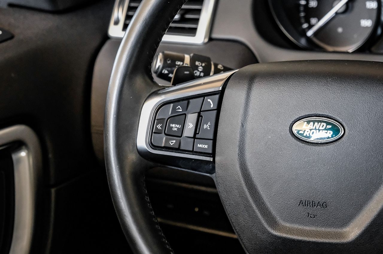 Land Rover Discovery Sport Vehicle Main Gallery Image 17