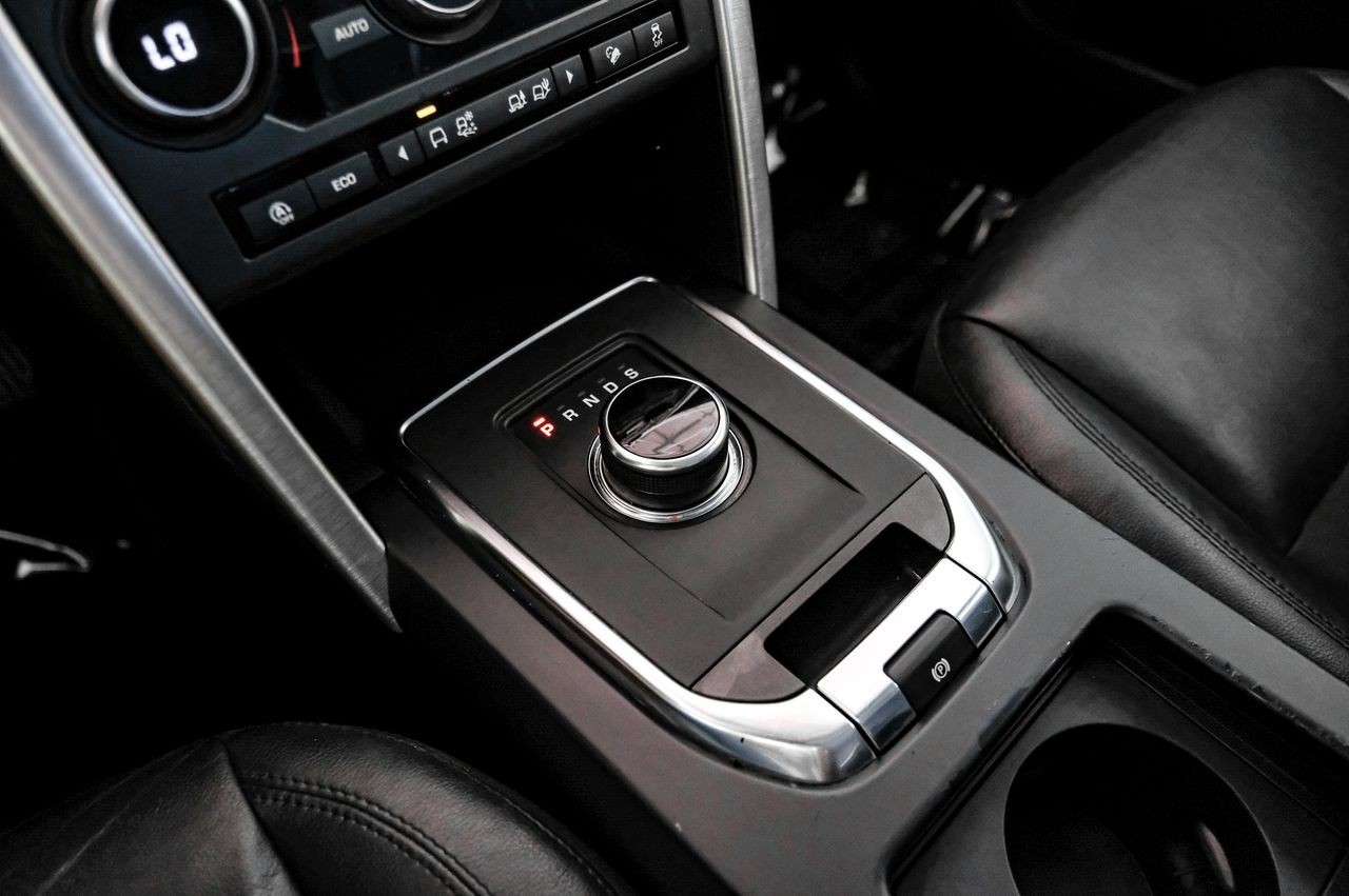 Land Rover Discovery Sport Vehicle Main Gallery Image 24