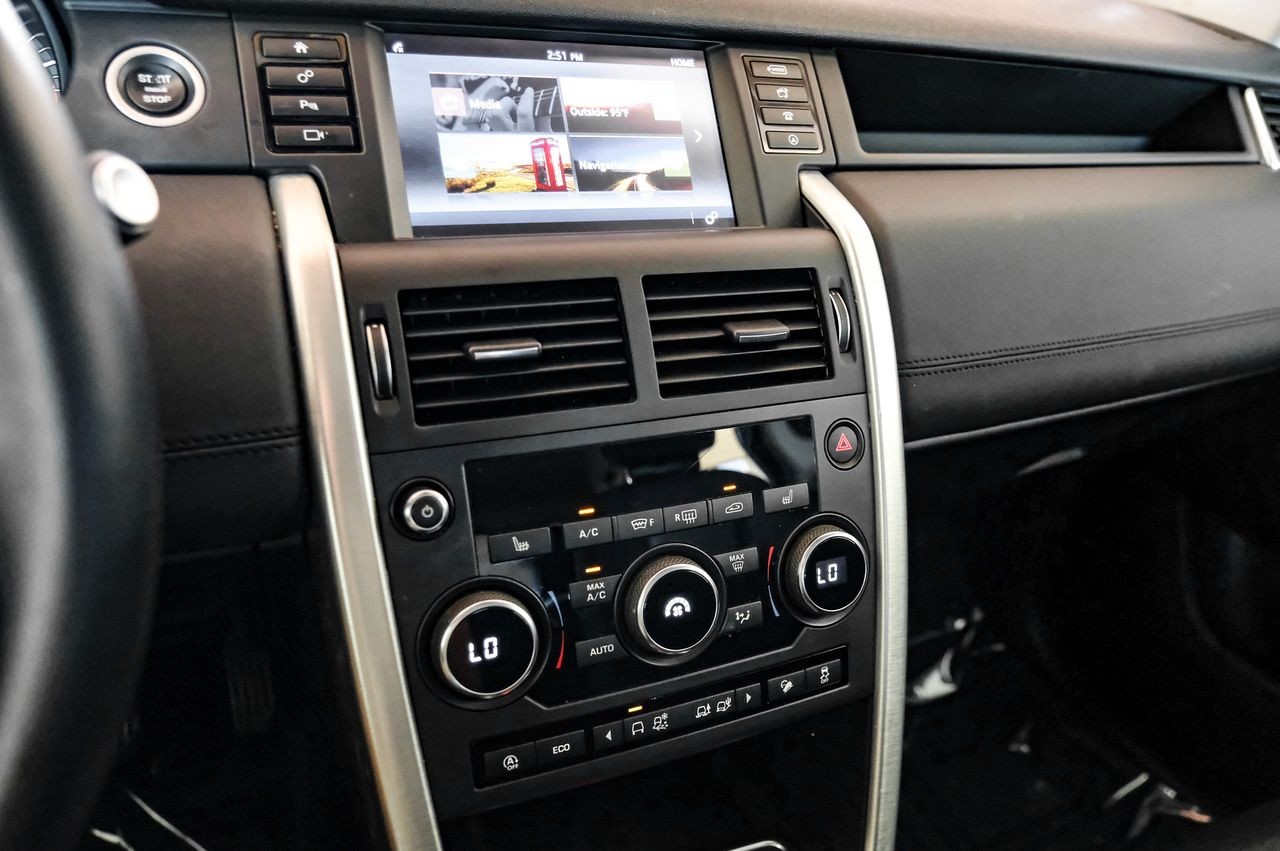 Land Rover Discovery Sport Vehicle Main Gallery Image 26