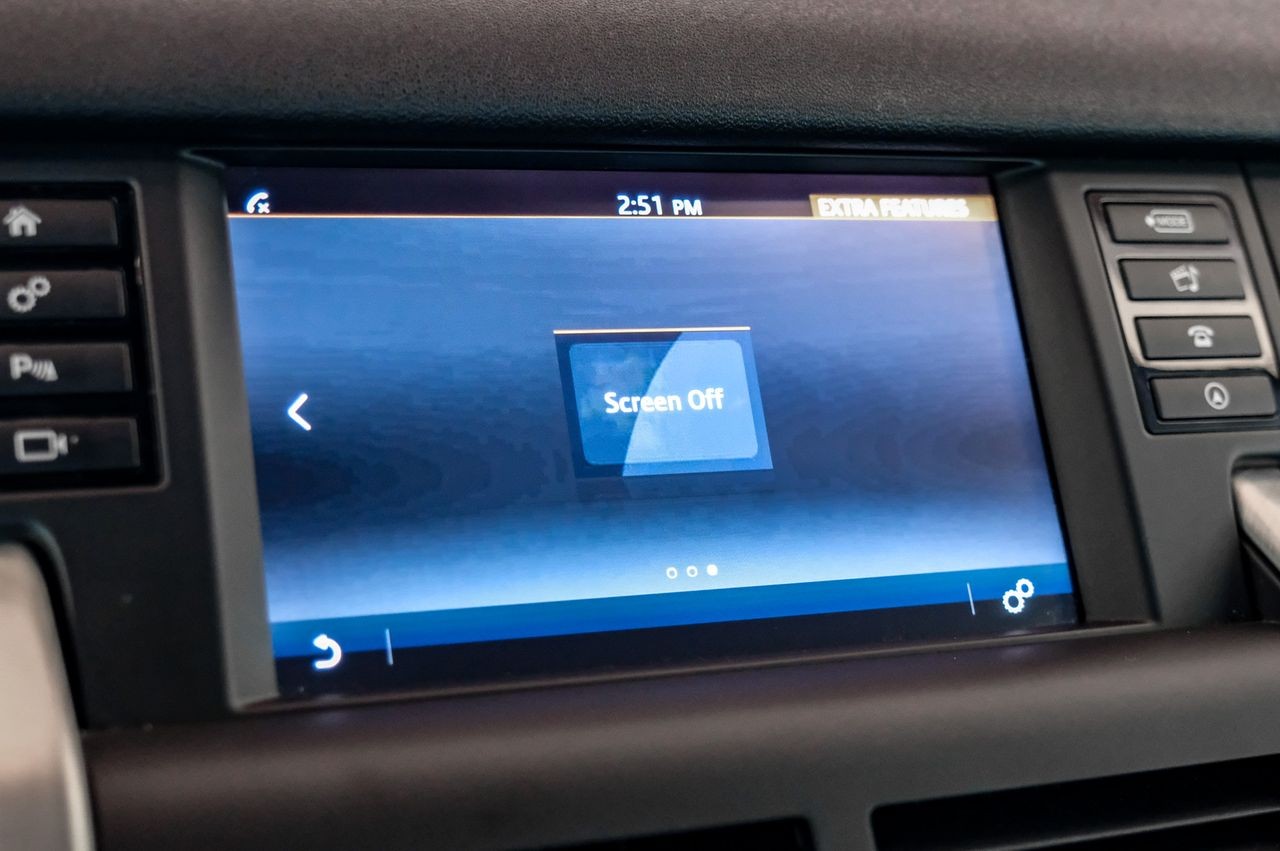 Land Rover Discovery Sport Vehicle Main Gallery Image 31
