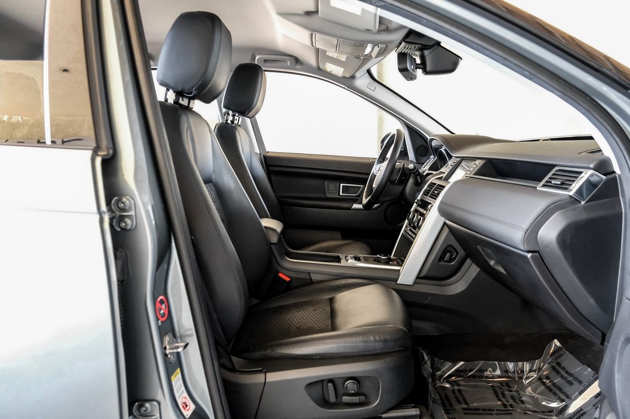 Land Rover Discovery Sport Vehicle Main Gallery Image 36