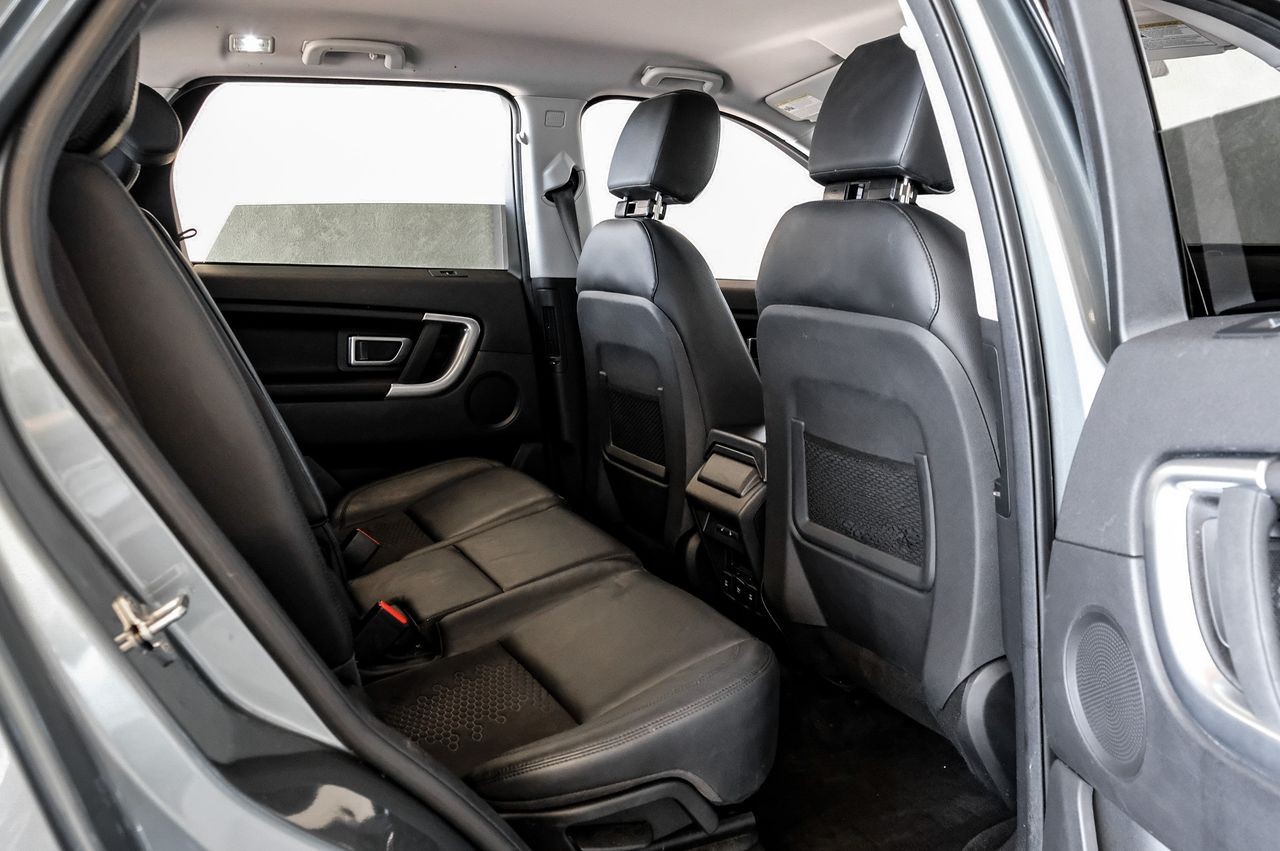 Land Rover Discovery Sport Vehicle Main Gallery Image 39
