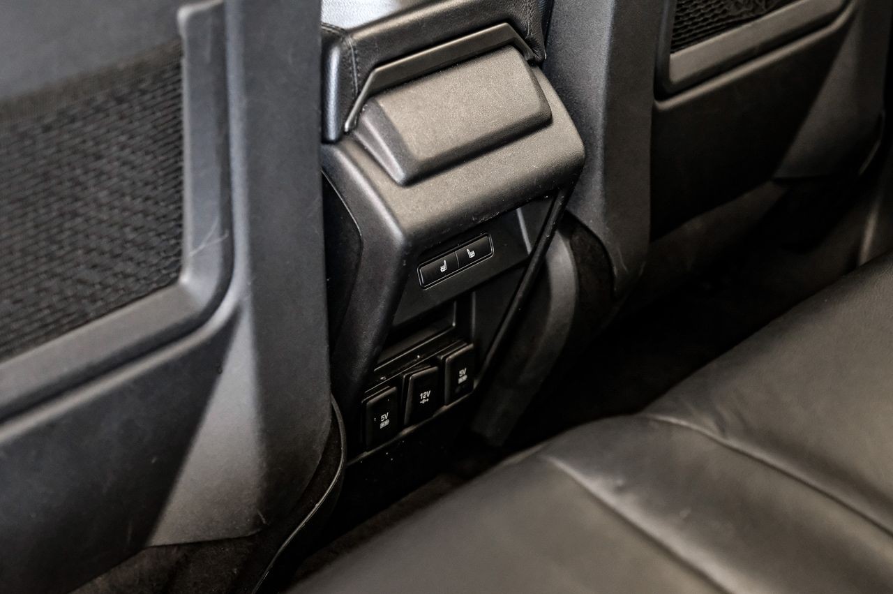 Land Rover Discovery Sport Vehicle Main Gallery Image 40