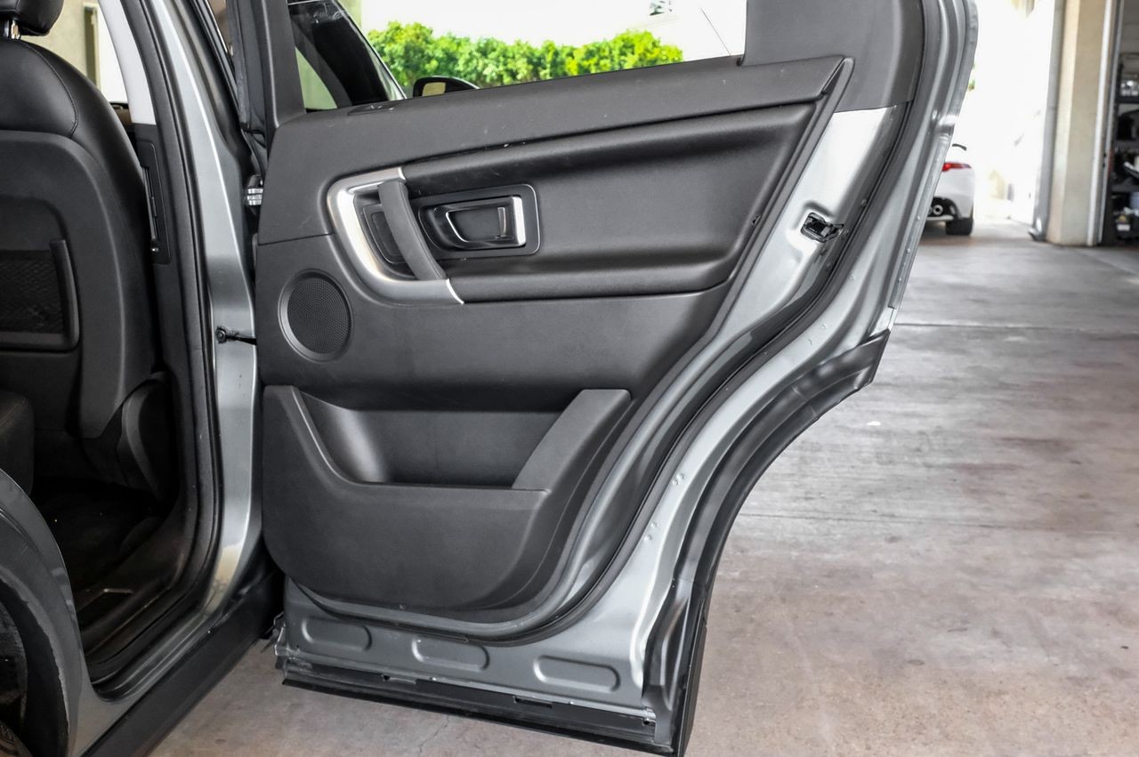 Land Rover Discovery Sport Vehicle Main Gallery Image 48
