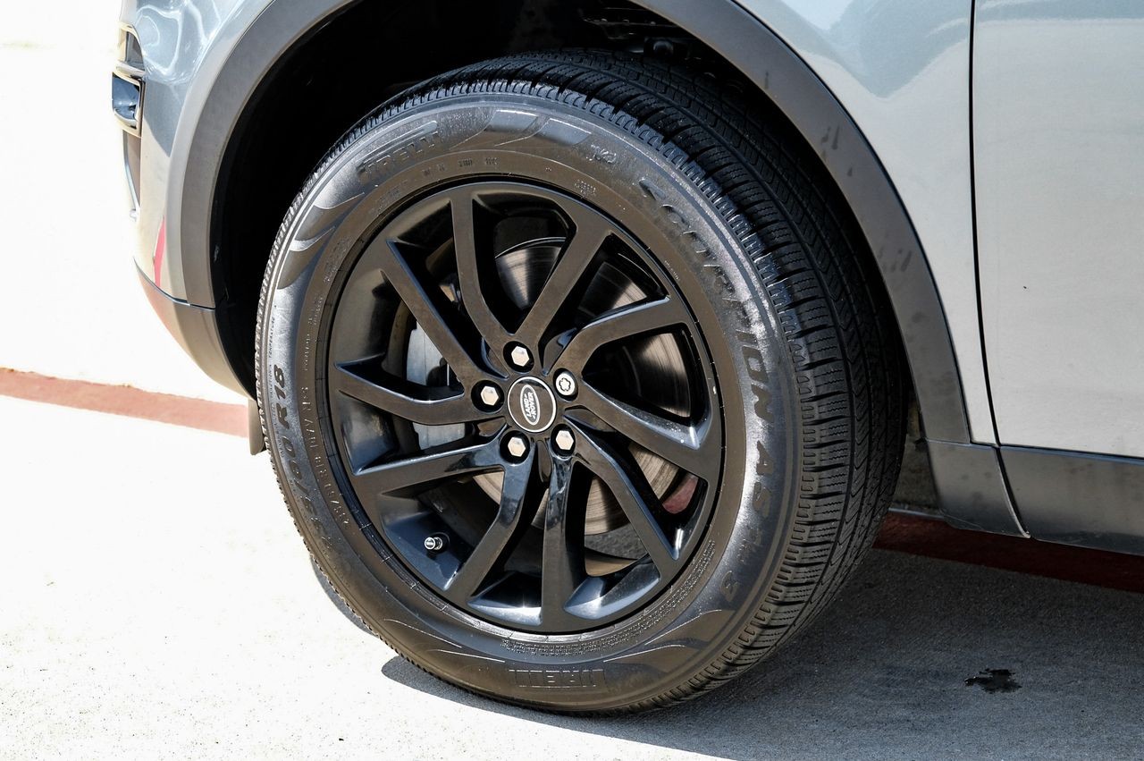 Land Rover Discovery Sport Vehicle Main Gallery Image 56
