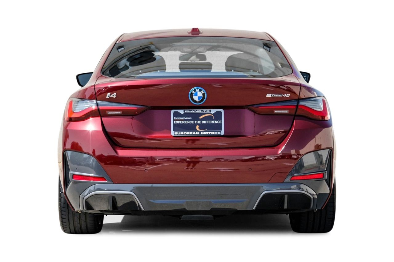 BMW i4 Vehicle Main Gallery Image 10