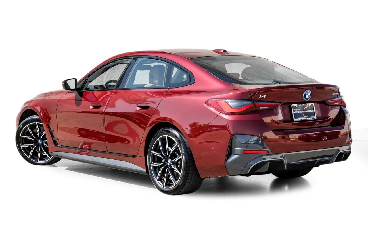 BMW i4 Vehicle Main Gallery Image 11