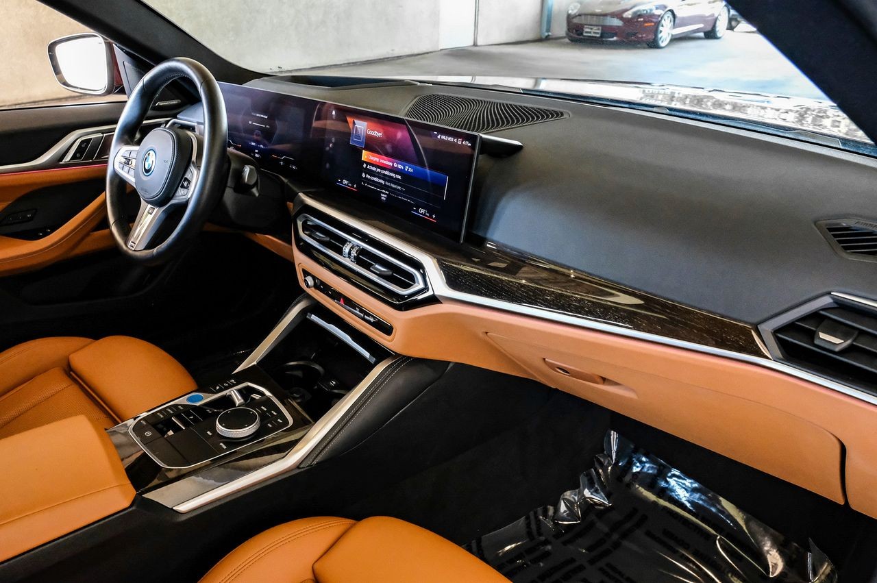 BMW i4 Vehicle Main Gallery Image 13