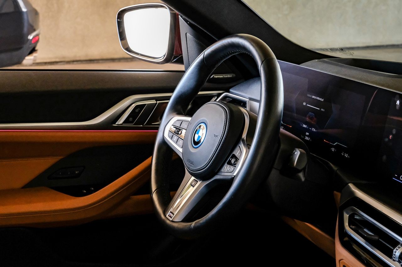 BMW i4 Vehicle Main Gallery Image 14