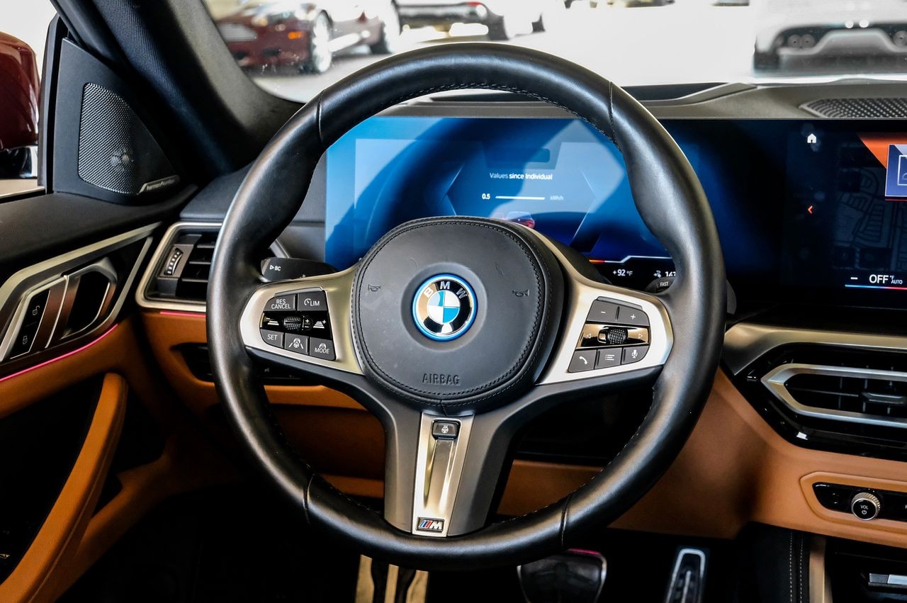 BMW i4 Vehicle Main Gallery Image 17